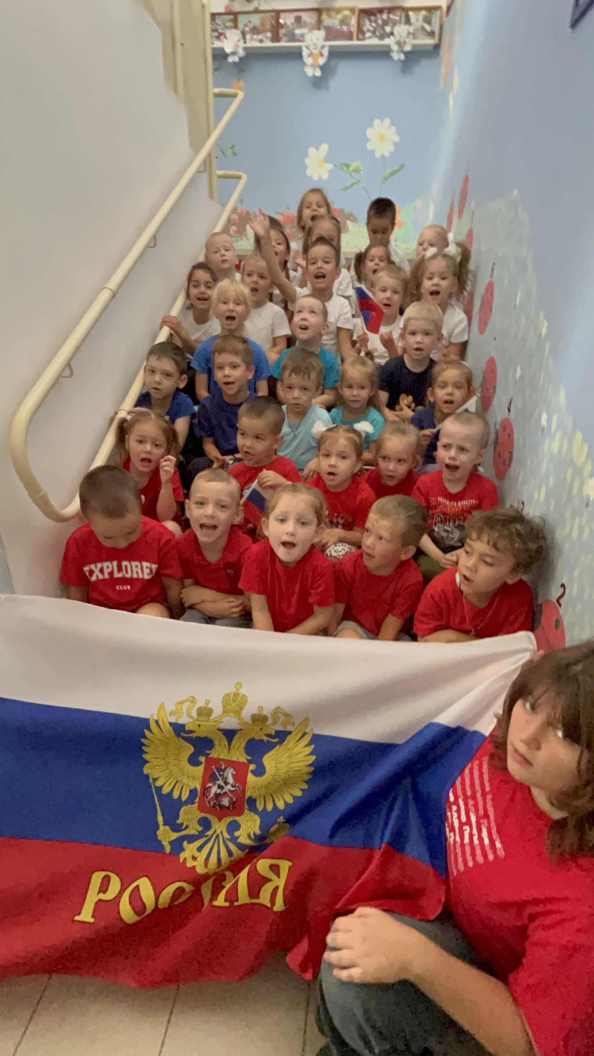 День Государственного флага России прошел в детском саду «Берёзка»