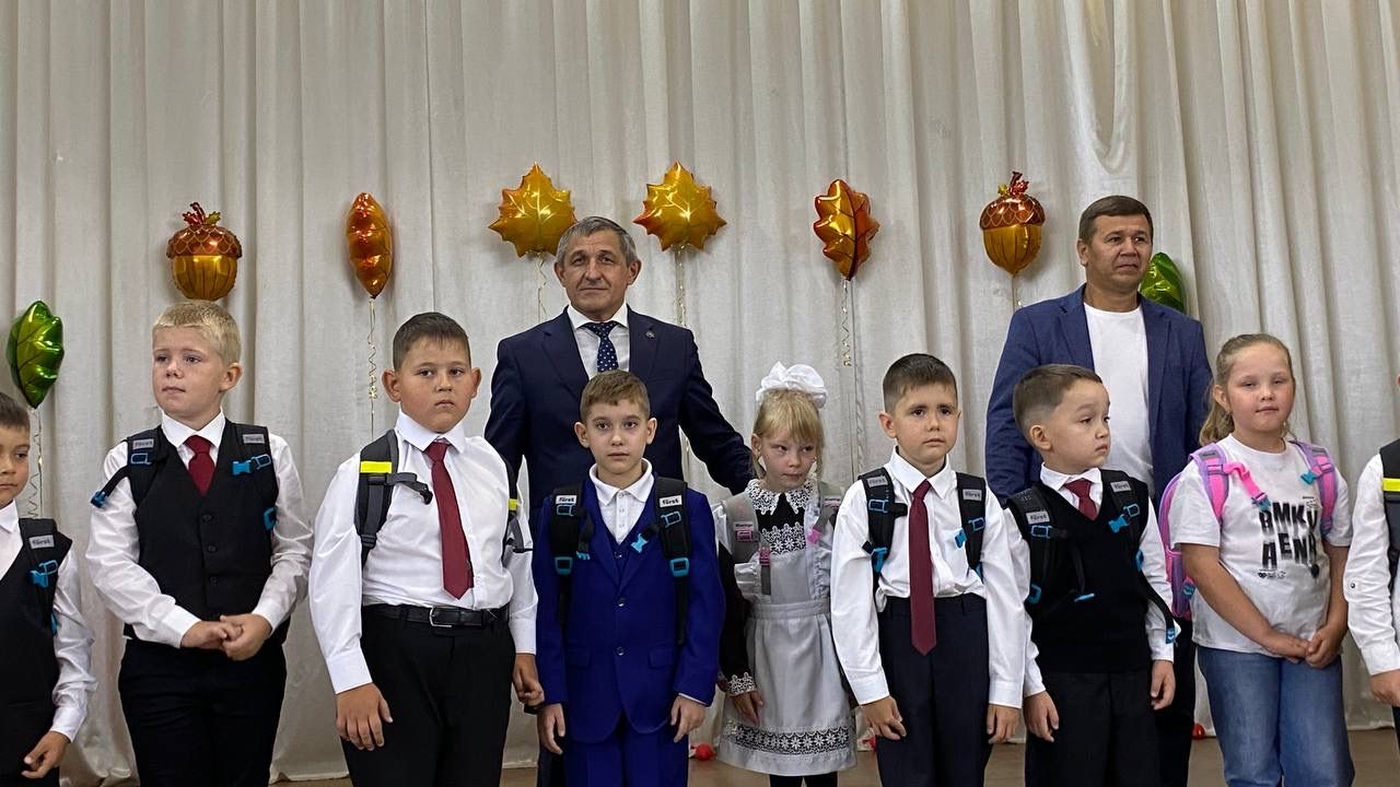 Мир знаний начинается с акции «Помоги собраться в школу»