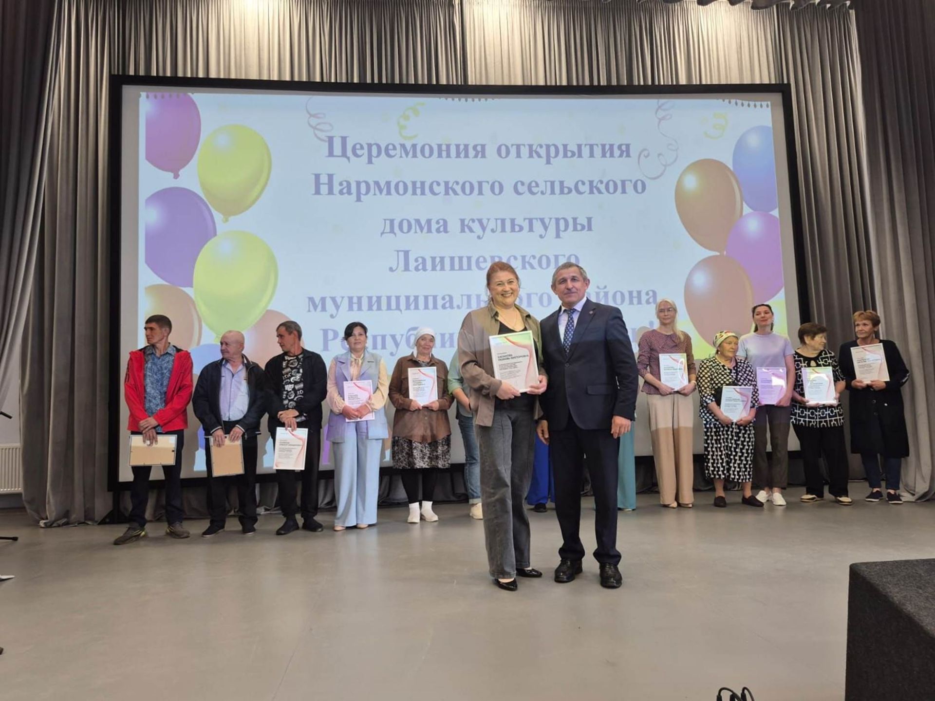 «Безнең ишегалды» программасында актив катнашучыларны Татарстан Республикасы Рәисе грамоталары белән бүләкләделәр