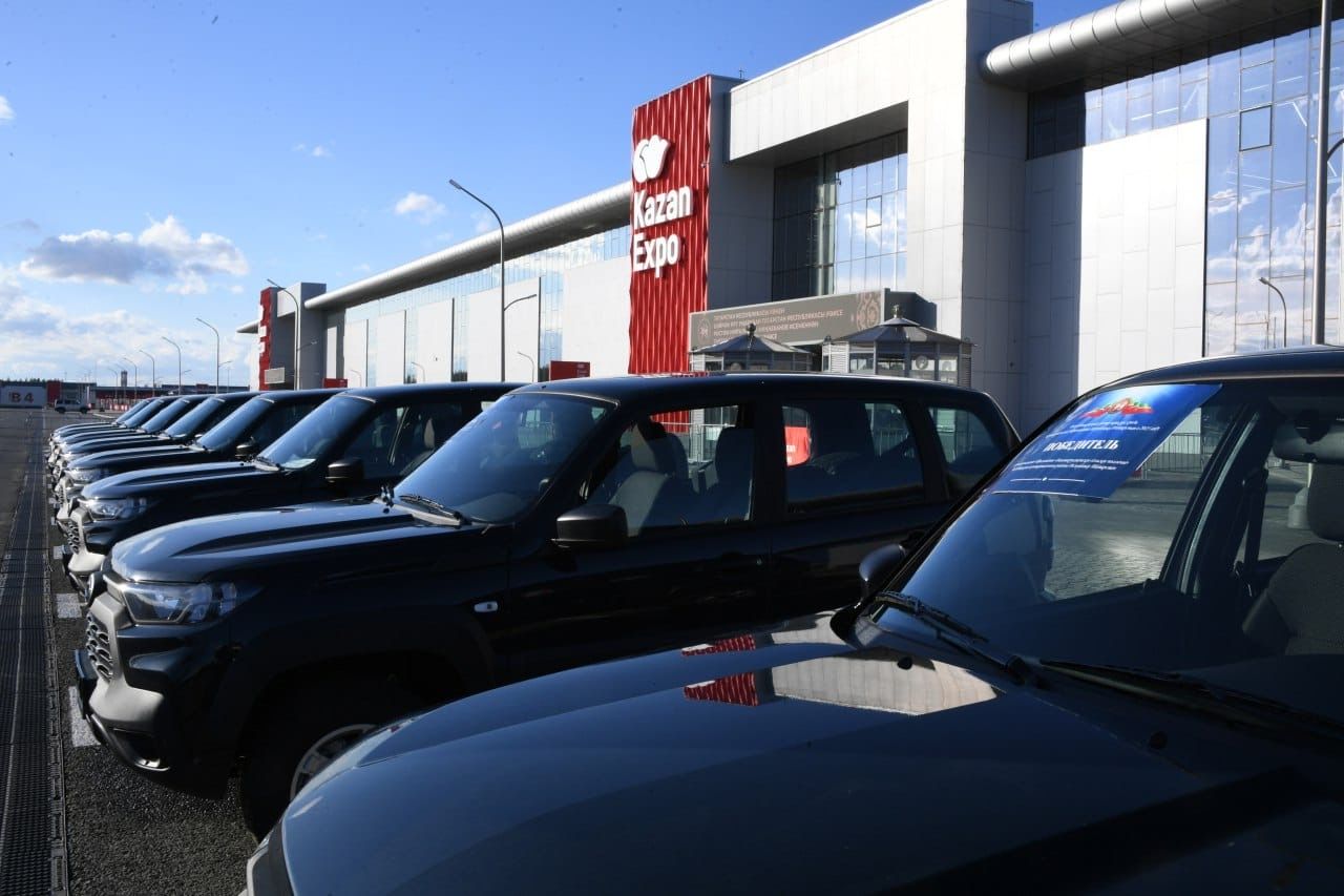 Ключи от автомобилей вручили победителям смотра-конкурса в Татарстане