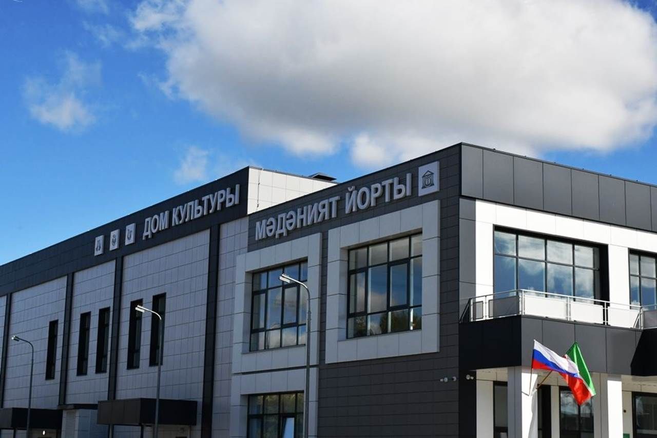 Лаеш районыннан күп балалы гаилә микроавтобус алды