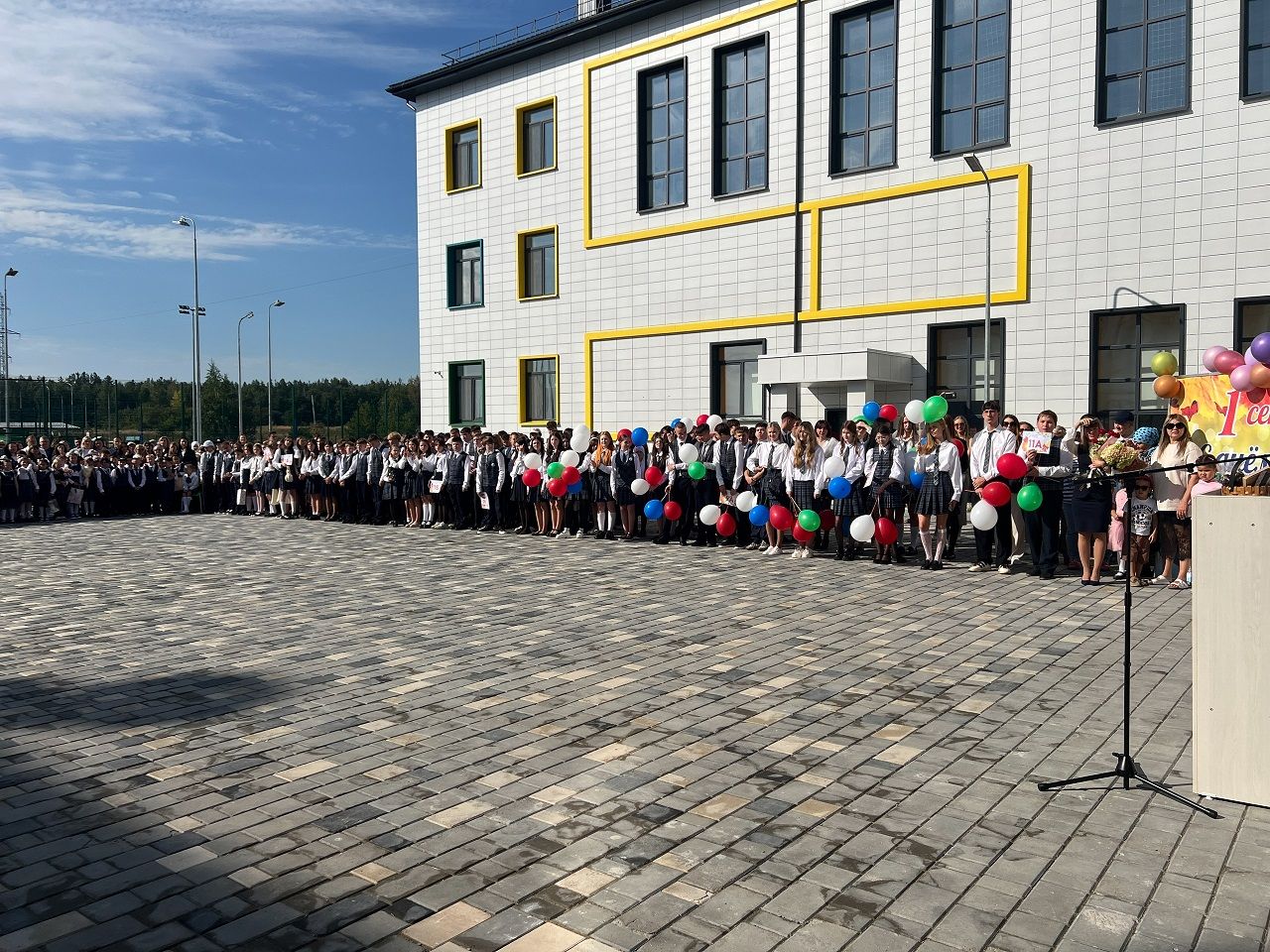 Участник СВО поздравил лицеистов Лаишевского района с Днем знаний