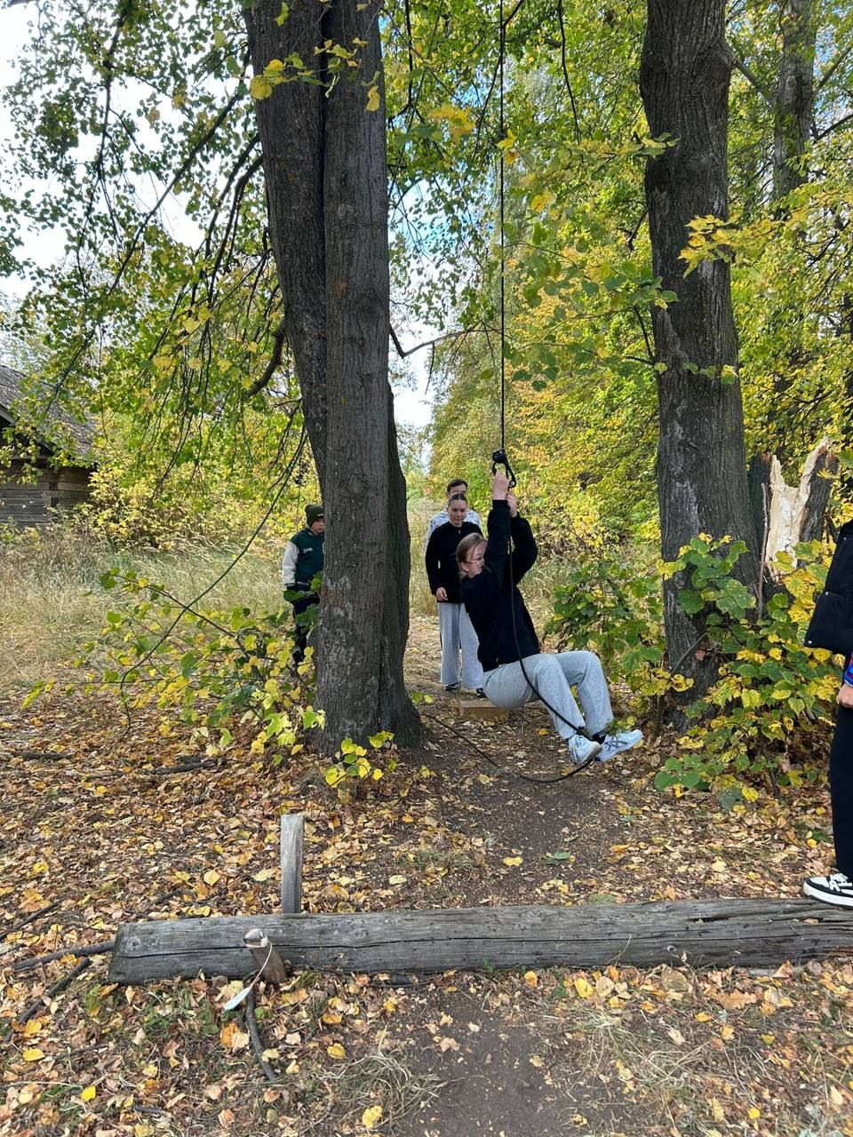 «Тропа испытаний» в Атабаево: участники успешно прошли туристскую полосу препятствий