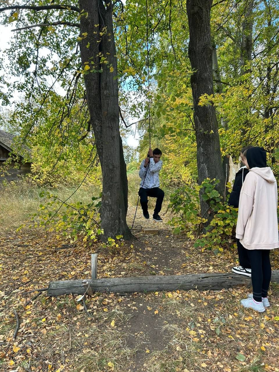 «Тропа испытаний» в Атабаево: участники успешно прошли туристскую полосу препятствий