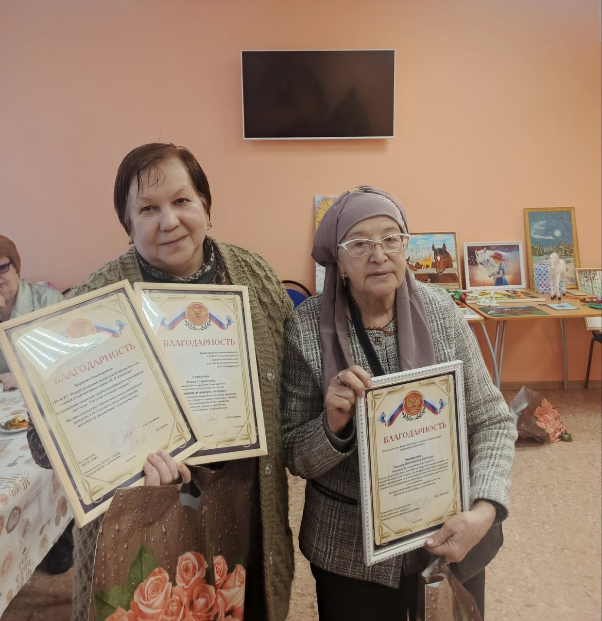 Выставка «Огненная лошадь»: искусство, дружба и светлая душа встретились в одном зале