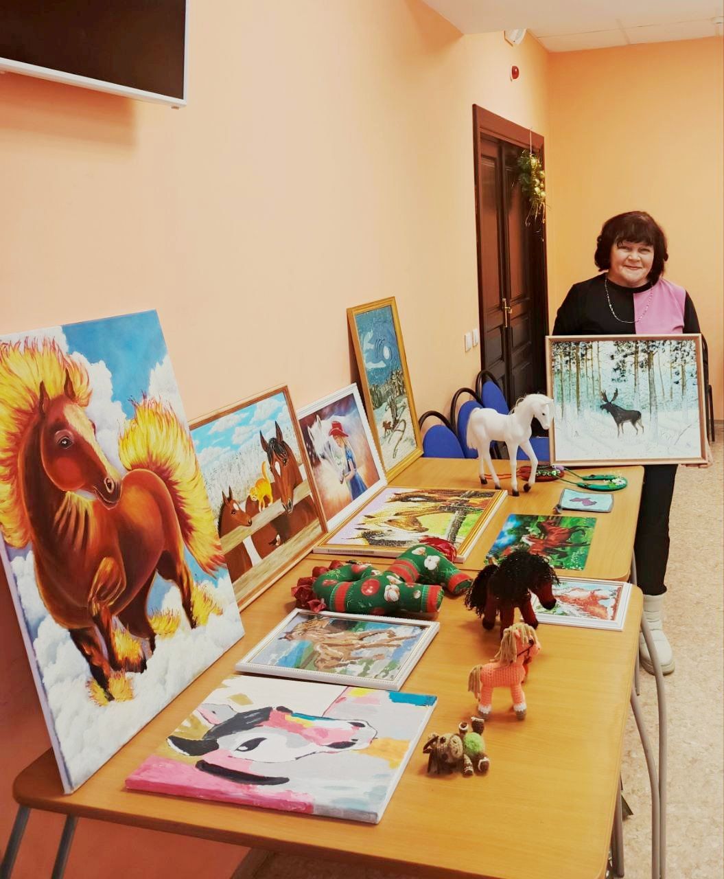 Выставка «Огненная лошадь»: искусство, дружба и светлая душа встретились в одном зале