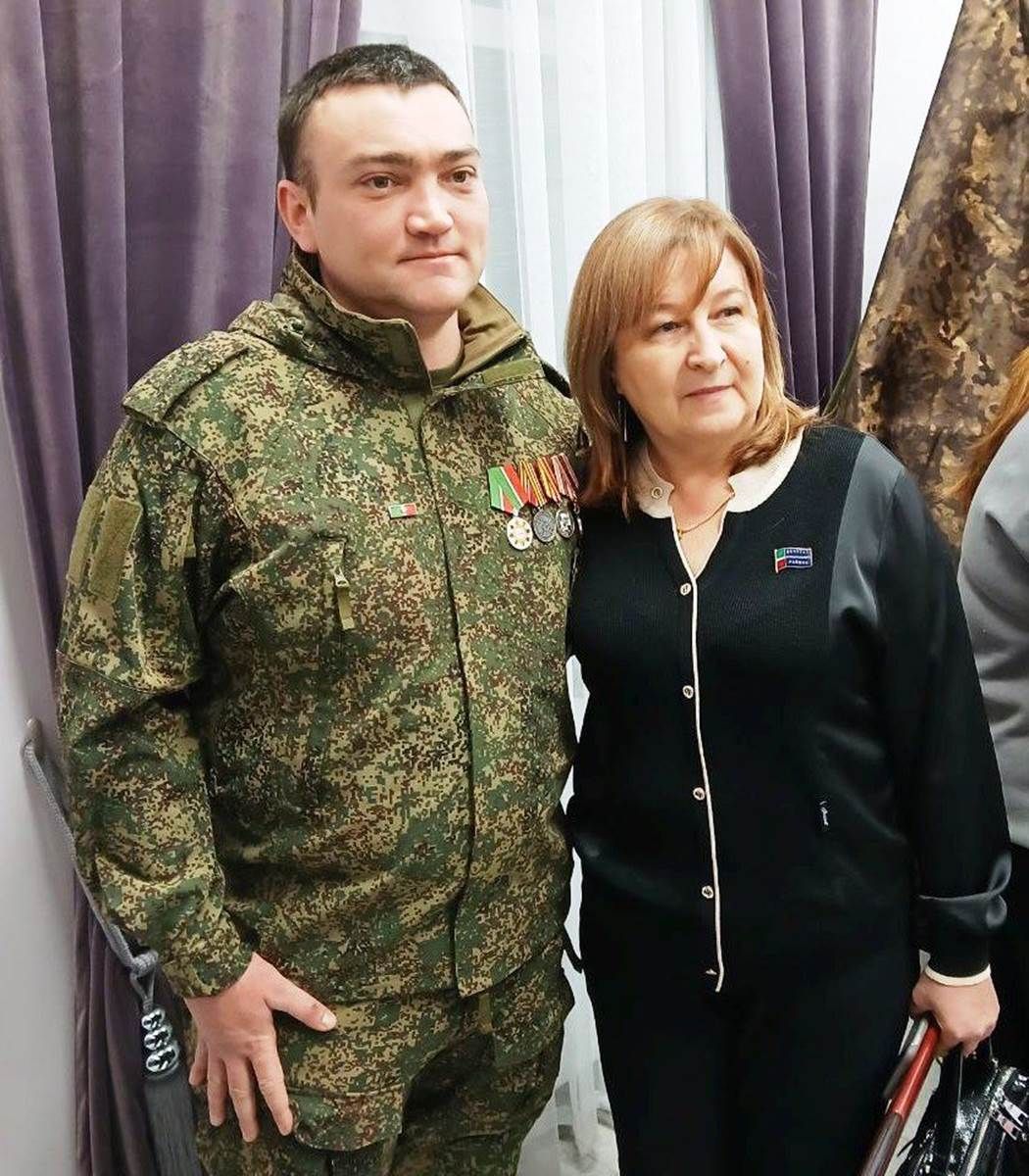 Нармонка җирлегендә иҗат кешеләре — күргәзмә һәм җитәкчелек белән очрашуда концерт
