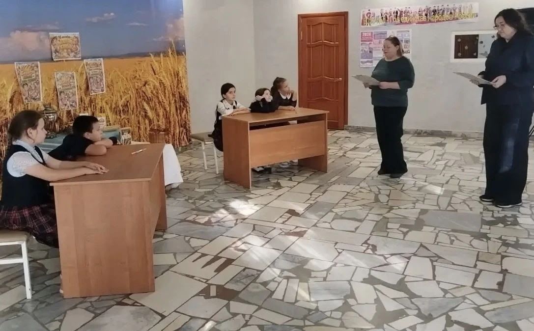 Среднедеятовский СДК провел игру-путешествие для школьников