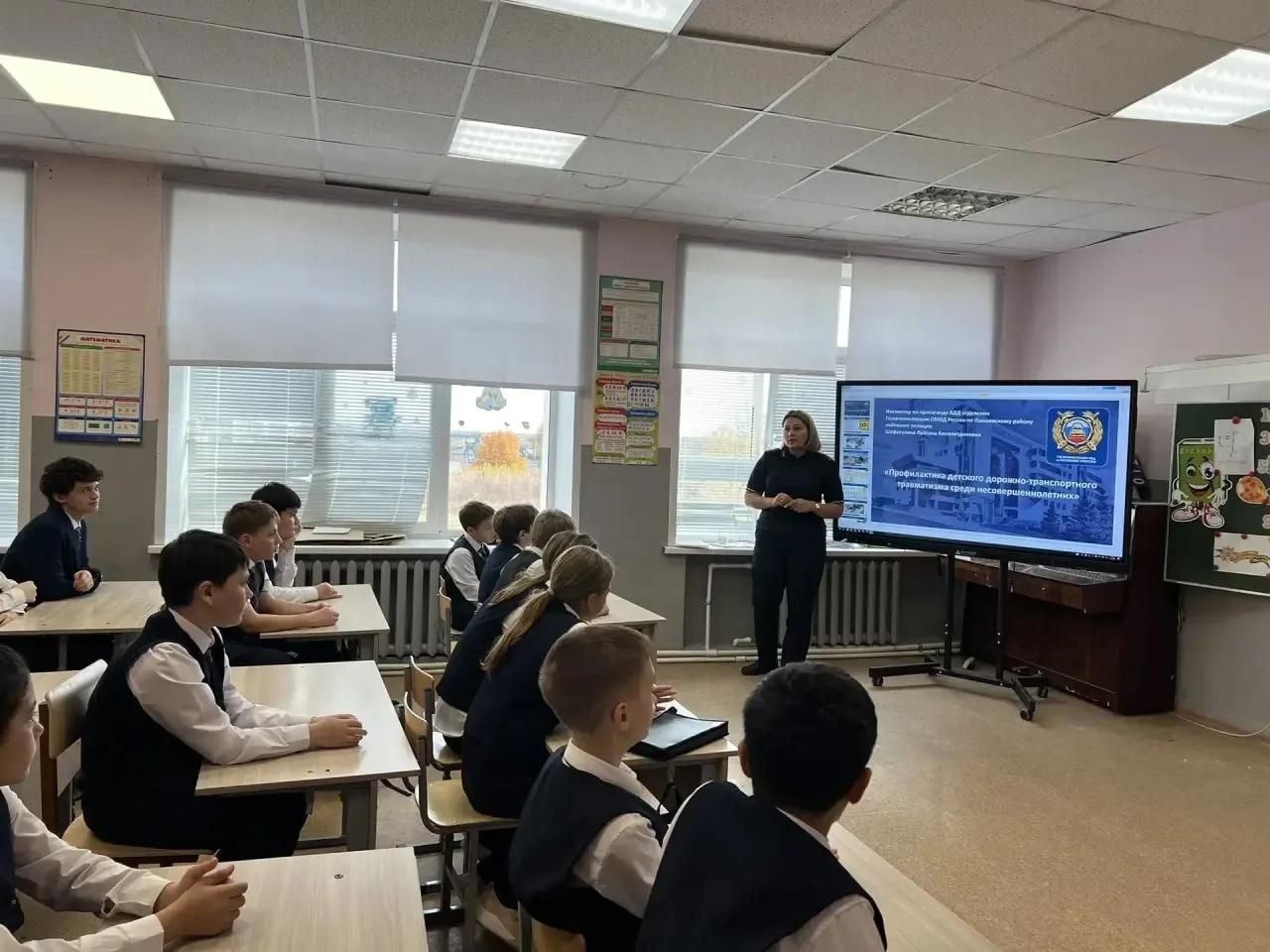 В Каипской школе напомнили правила ПДД