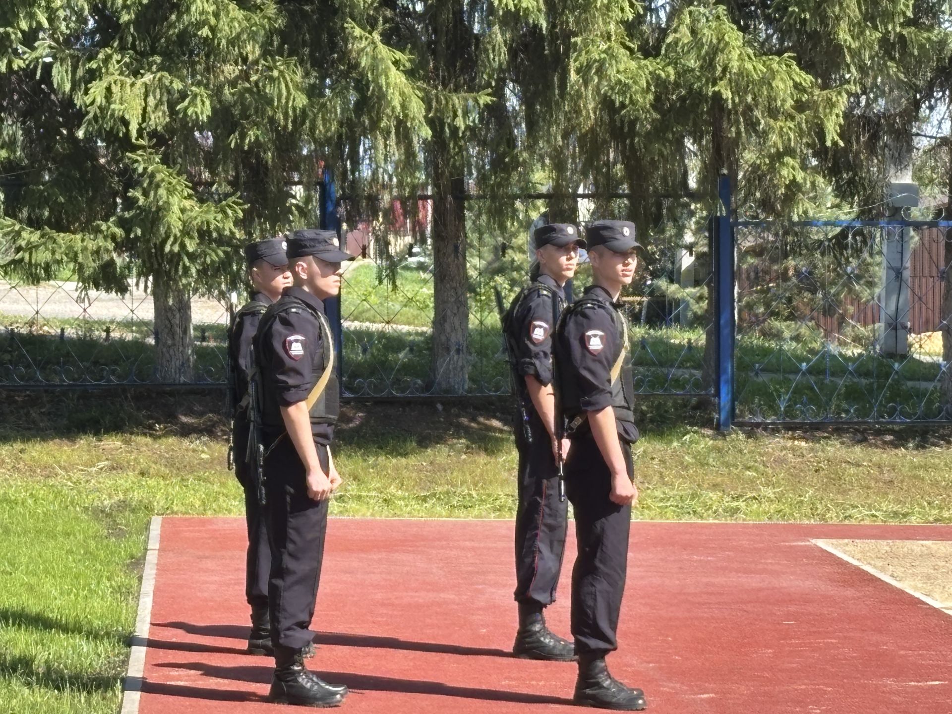 Глава Лаишевского района Ильдус Зарипов открыл полосу препятствий