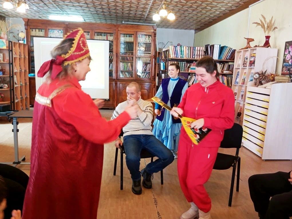 Лаишевская библиотека провела фольклорную карусель единства народов России