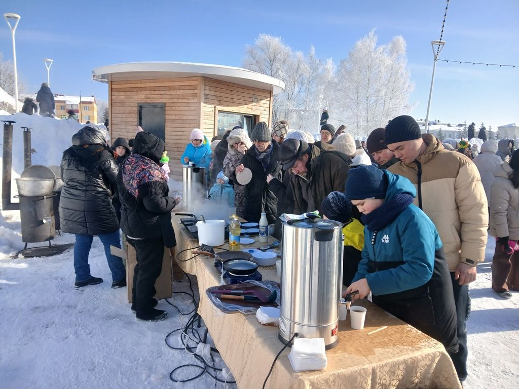 В Лаишеве сегодня проходит широкая Масленица