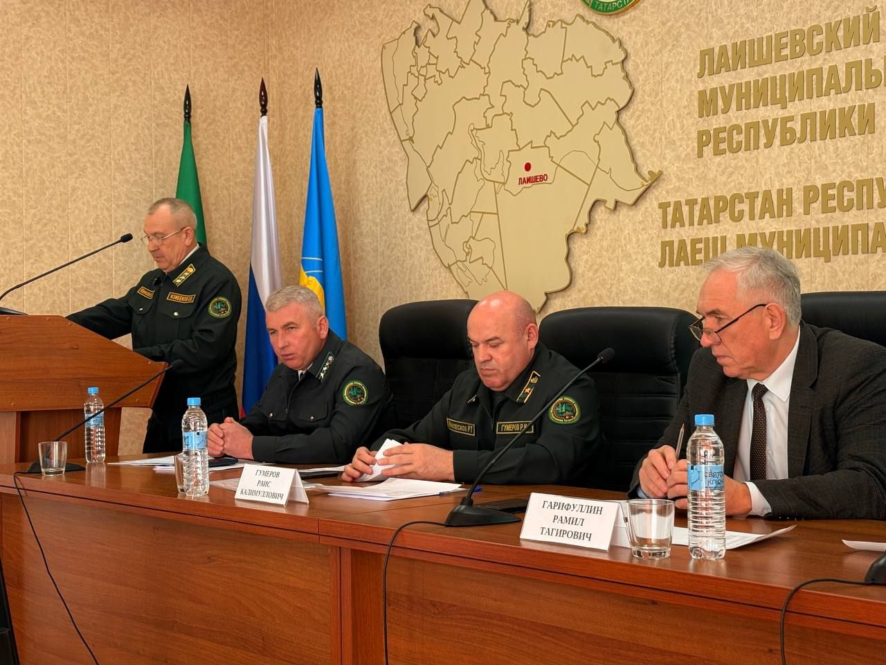 Раис Гумеров проверил лесное хозяйство в Лаишевском районе