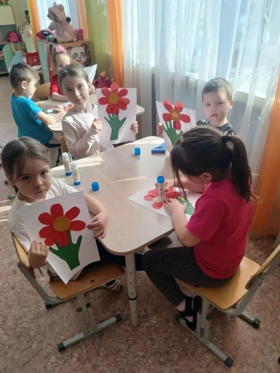 Лаеш районы балалары «Дуслык бәйләме» иҗат иттеләр