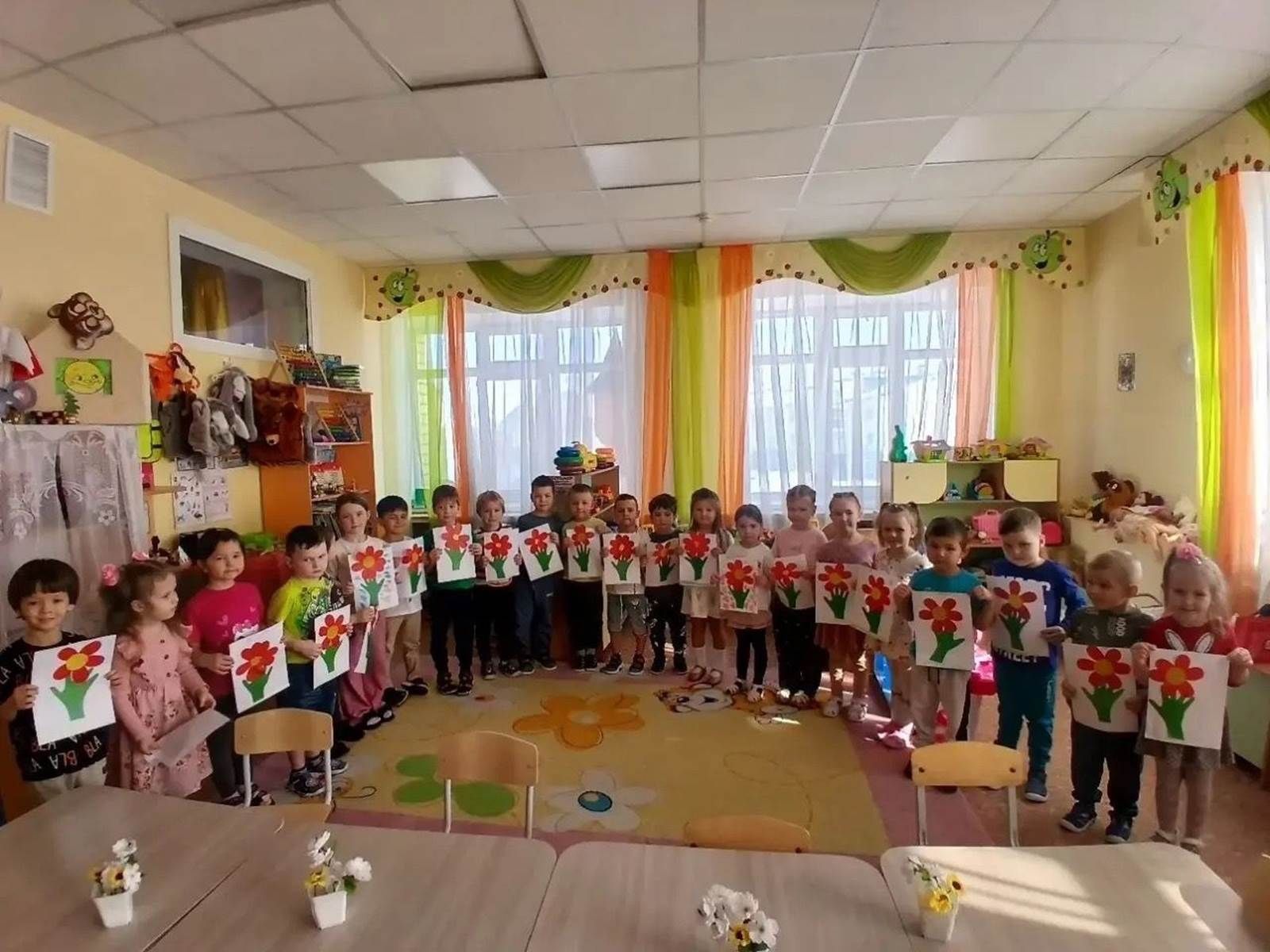 Лаеш районы балалары «Дуслык бәйләме» иҗат иттеләр