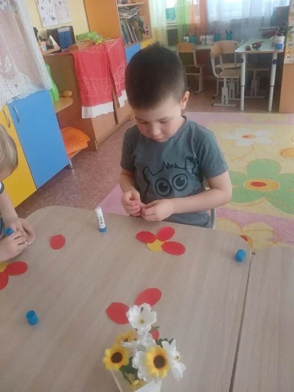Лаеш районы балалары «Дуслык бәйләме» иҗат иттеләр