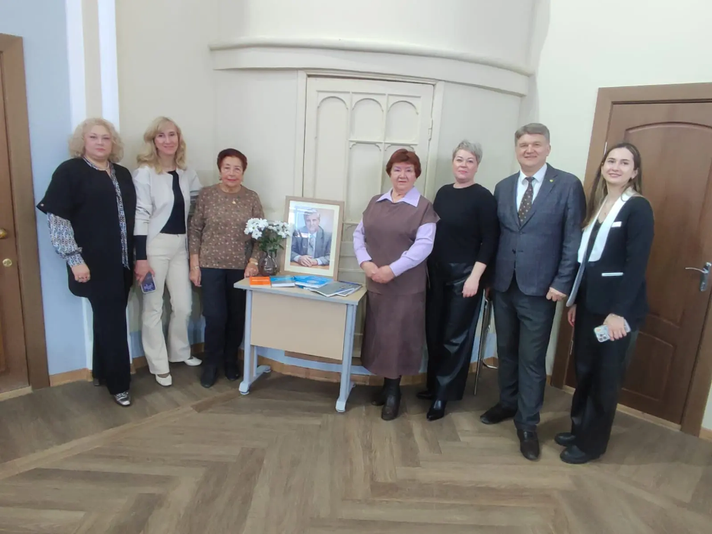 Звучит голос академика Андреева