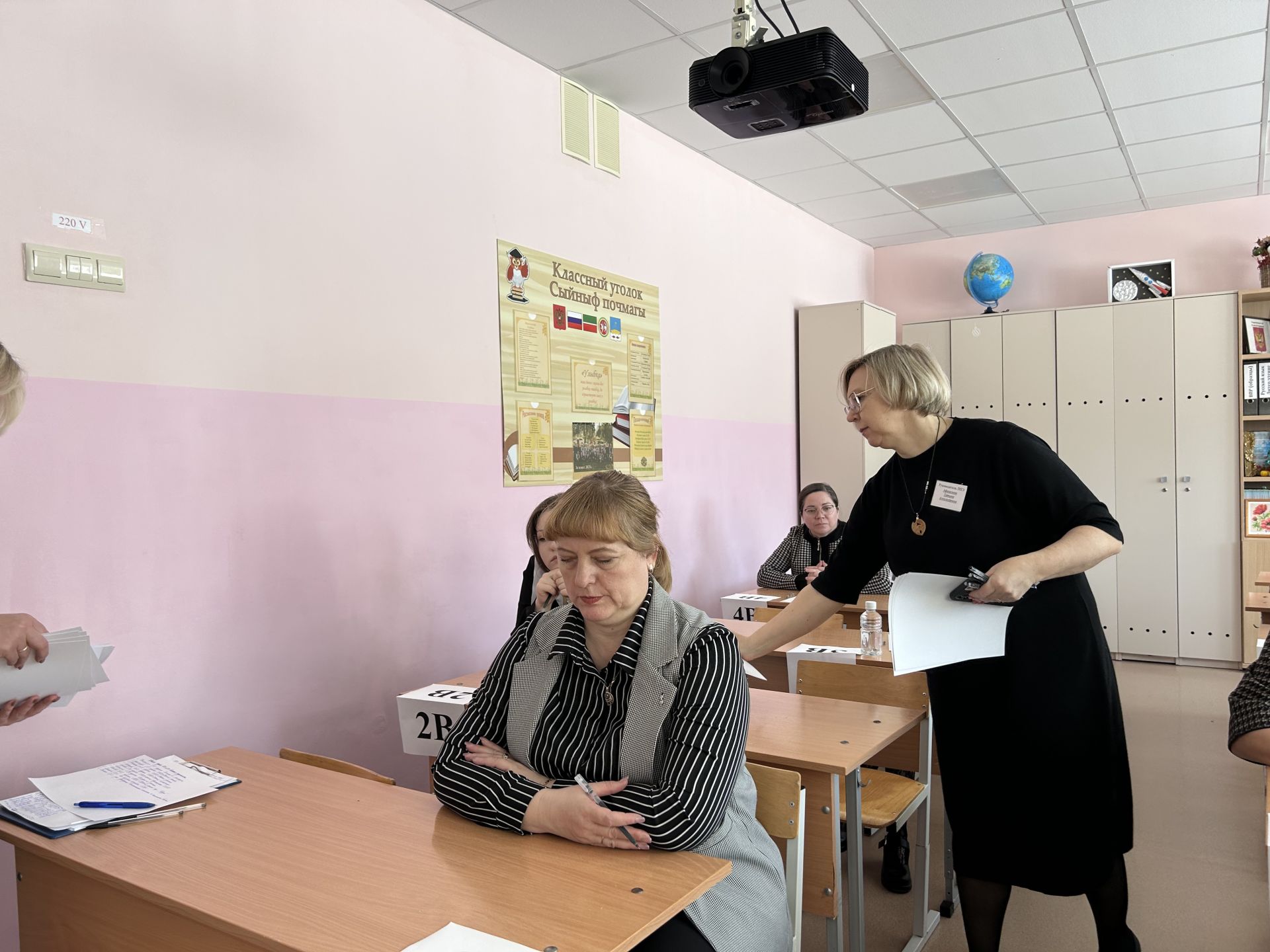 Родители и школьники Лаишево вместе сдали пробный экзамен