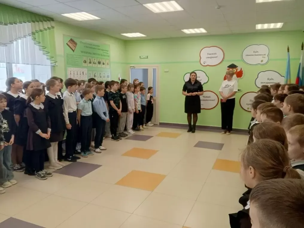 Инспектор БДД Лейсана Шафигуллина провела инструктаж для школьников