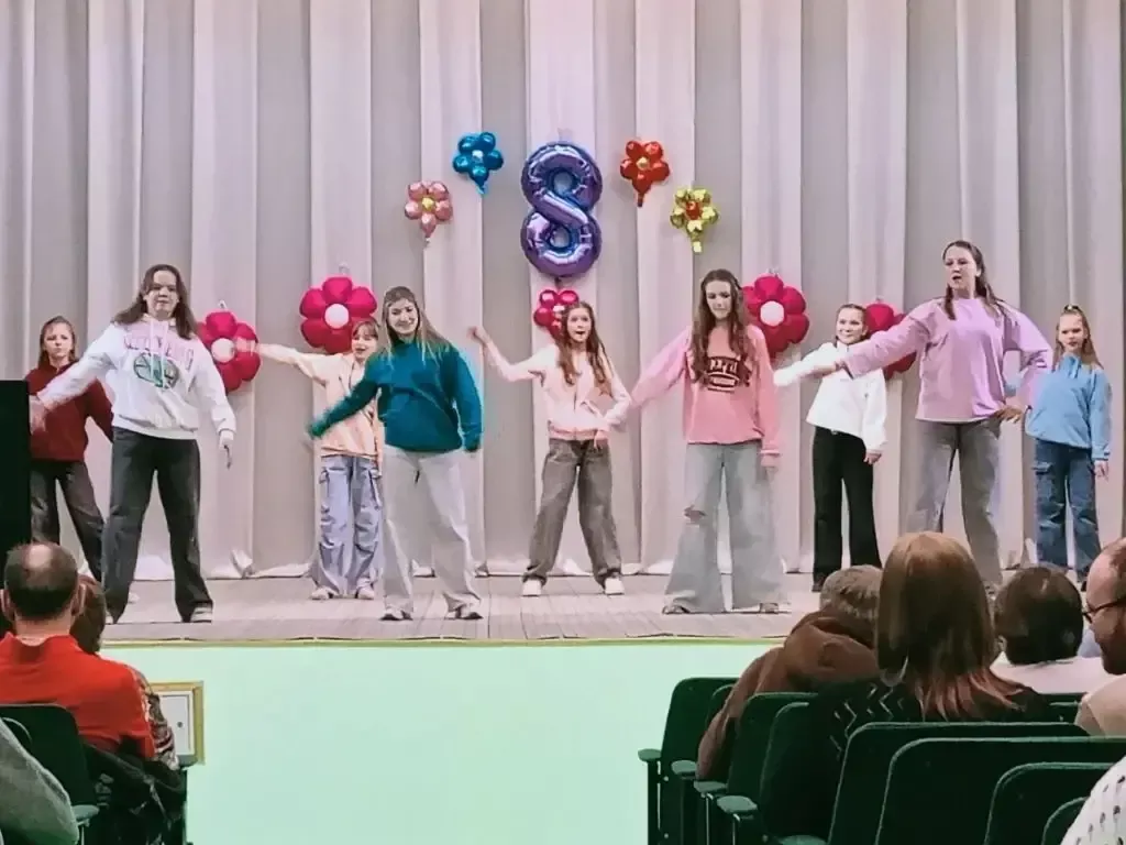 «Для любимых и единственных»: теплый концерт к 8 Марта в Среднедевятовском СДК тронул сердца!