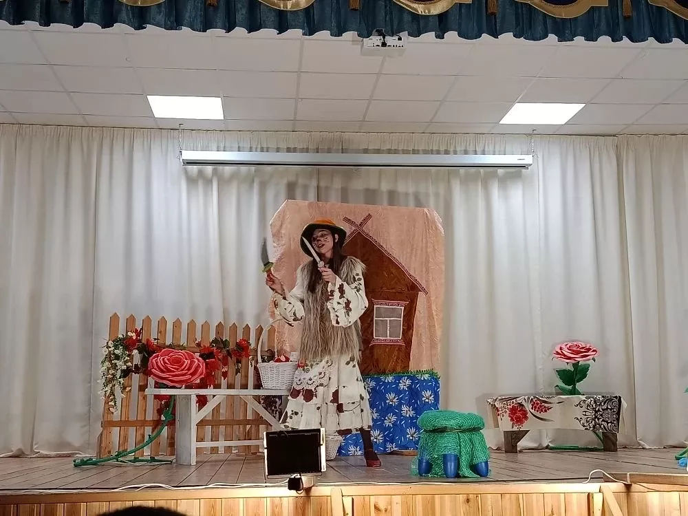 Именьковский СДК показал спектакль-мюзикл