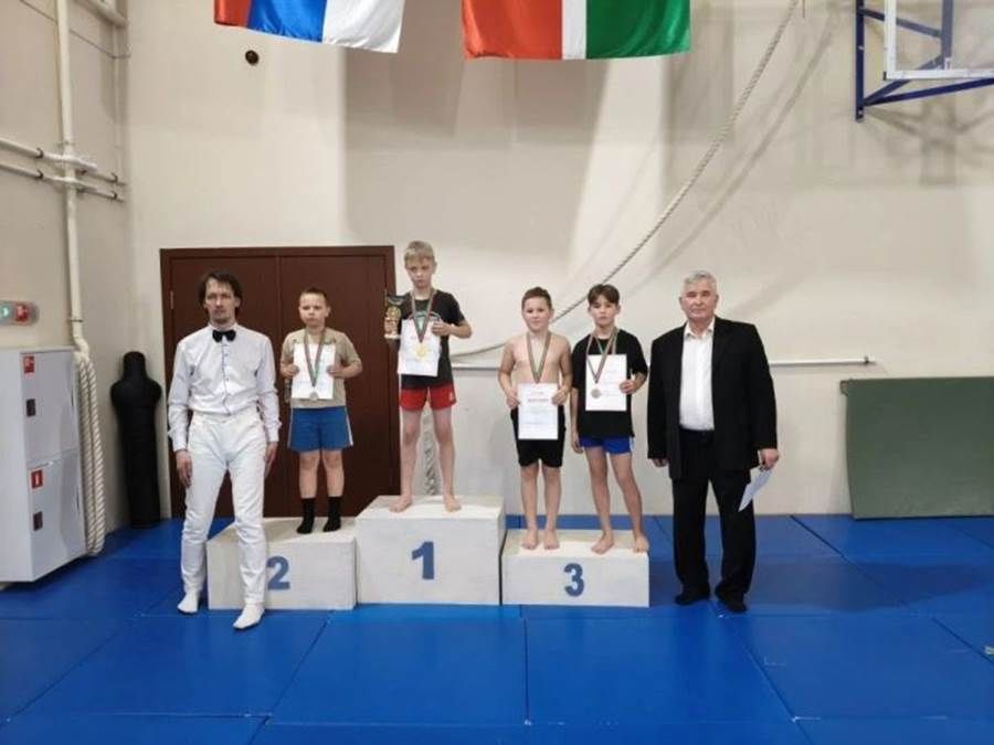 Каип авылында сумо буенча ачык беренчелек узды