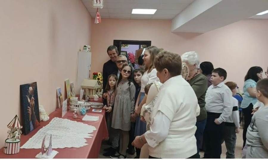 Кәгазьдәге сәнгать һәм күңелдәге яз: Шәфкатьлелек Орденында Кызыл тау бәйрәме һәм күргәзмә узды