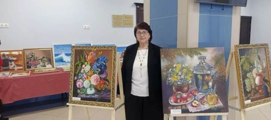 «Төсләрдә тормыш гармониясе»: Елена Дильмеева күргәзмәсе — җан белән сәнгать диалогы