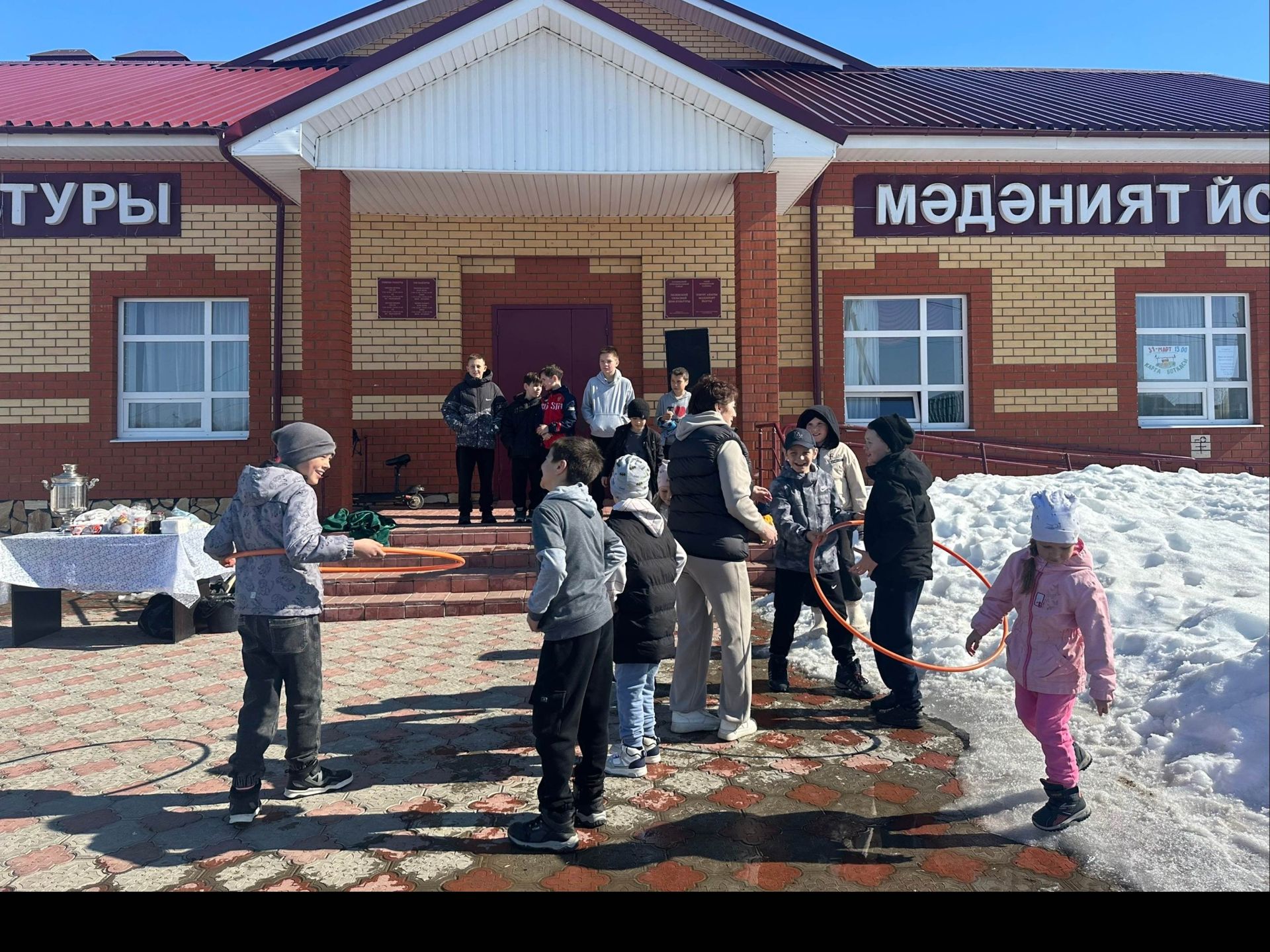 Лаеш районының Пәрәү авылы халкы язны күңелле каршы алды