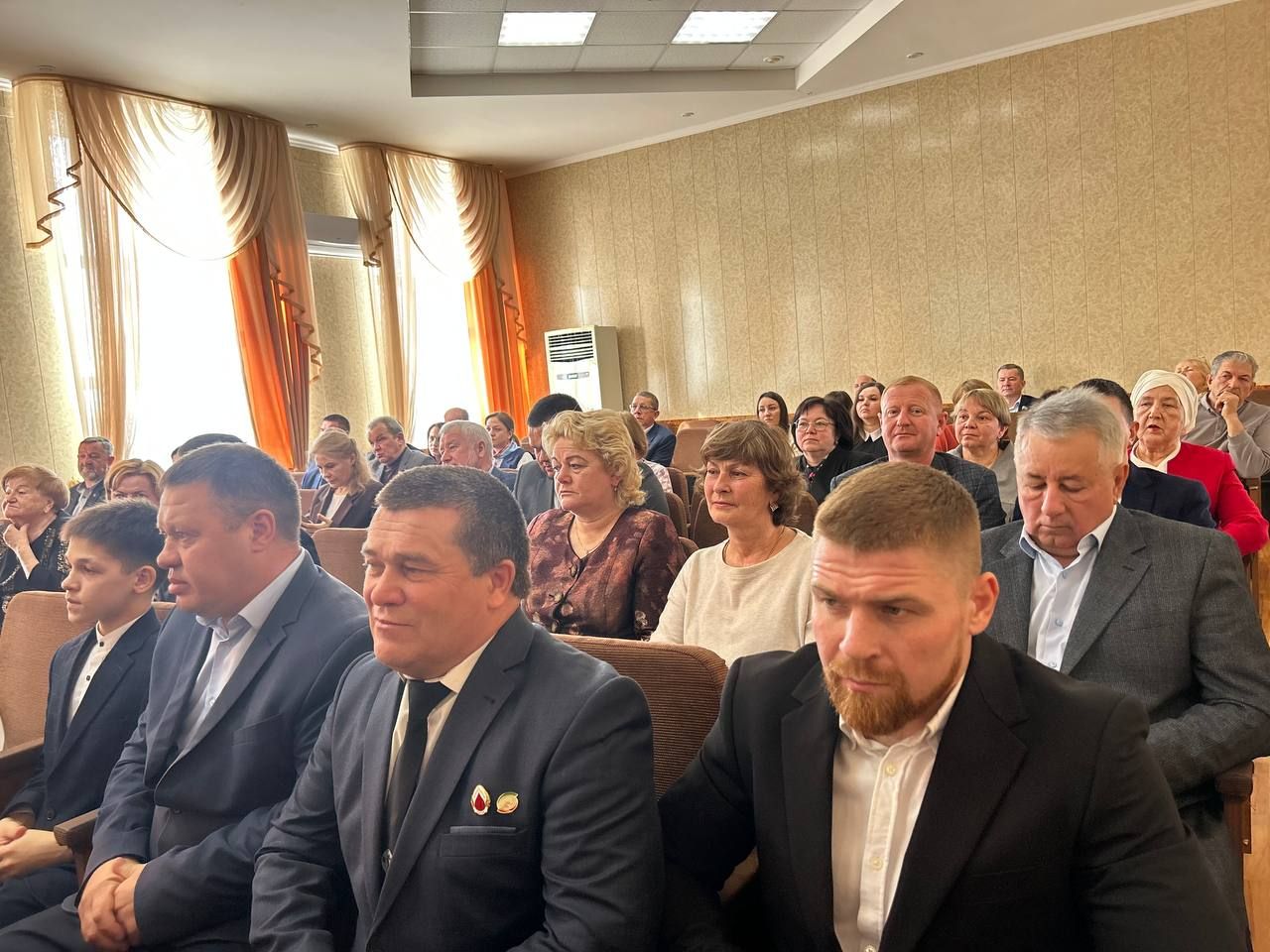 На «Деловом понедельнике» Глава Лаишевского района вручил награды выдающимся спортсменам