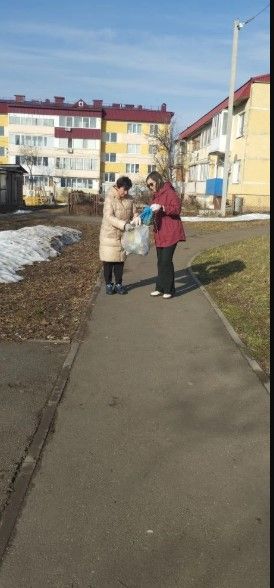 В Лаишево чистота начинается не с трибуны, а с метлы в руках