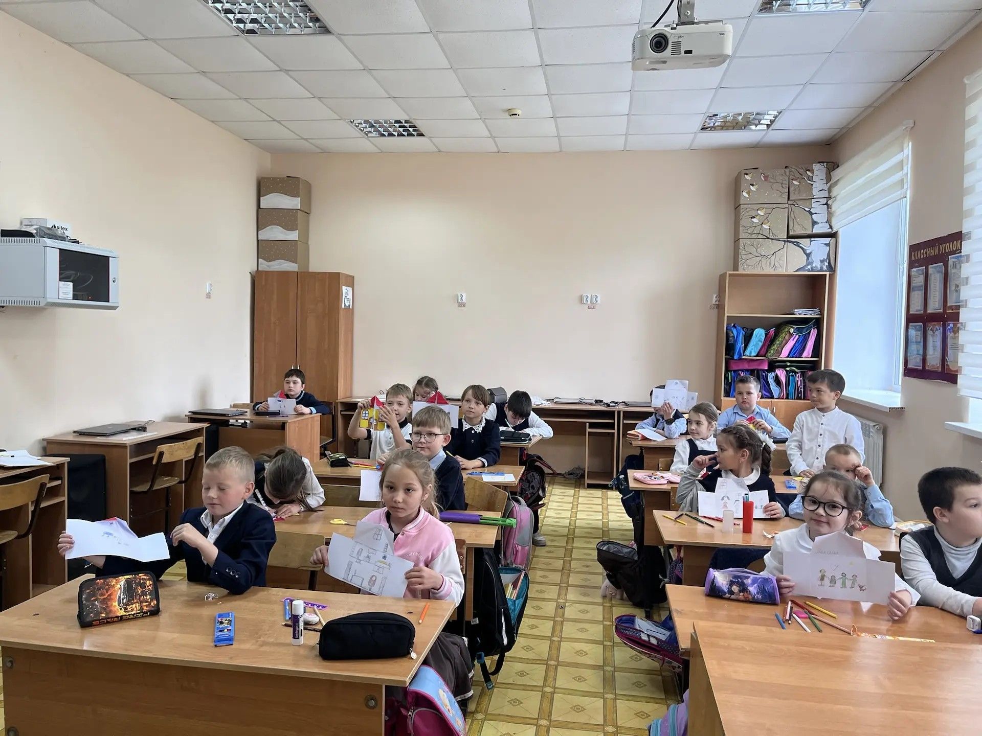 Дом, где живёт семья: в 3-й школе отметили День семьи вместе с ЗАГС