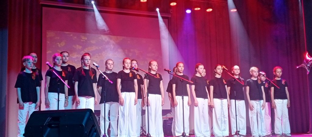 Музыкальный полет: состоялся яркий отчет детских вокальных студий «Королёк» и «Колибри»