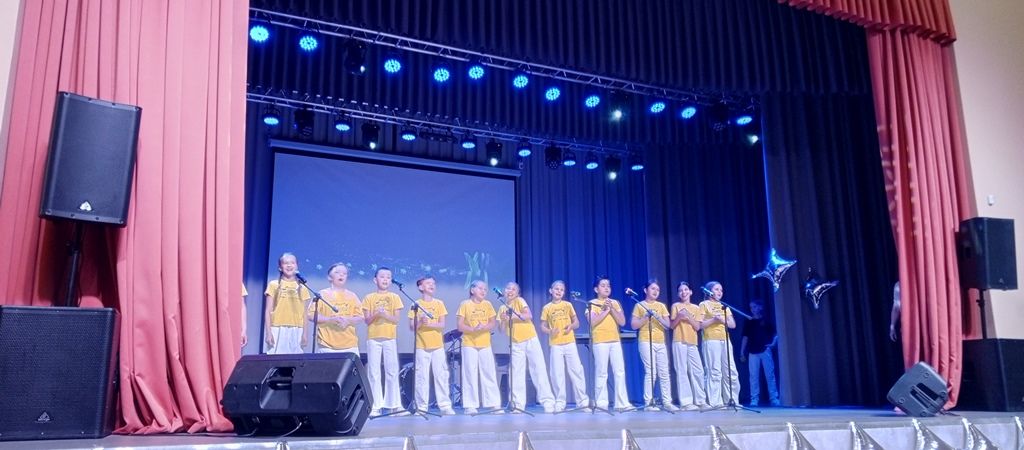 Музыкальный полет: состоялся яркий отчет детских вокальных студий «Королёк» и «Колибри»