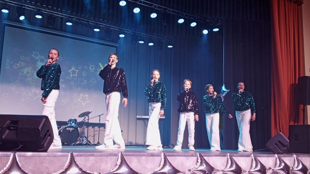 Музыкальный полет: состоялся яркий отчет детских вокальных студий «Королёк» и «Колибри»