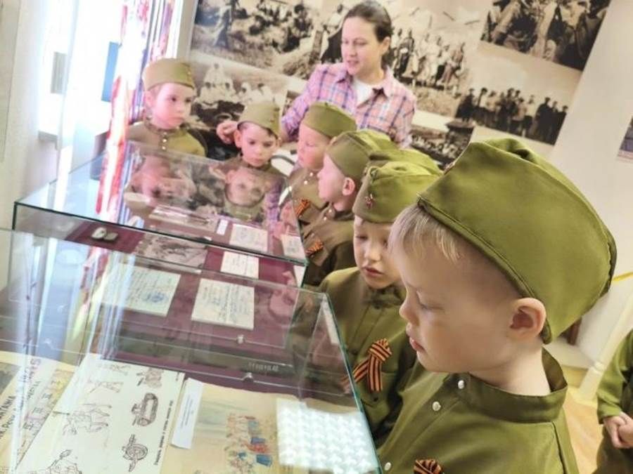 Вакыт аша: яшь артистларның маршы ничек батырлык юлына әверелде