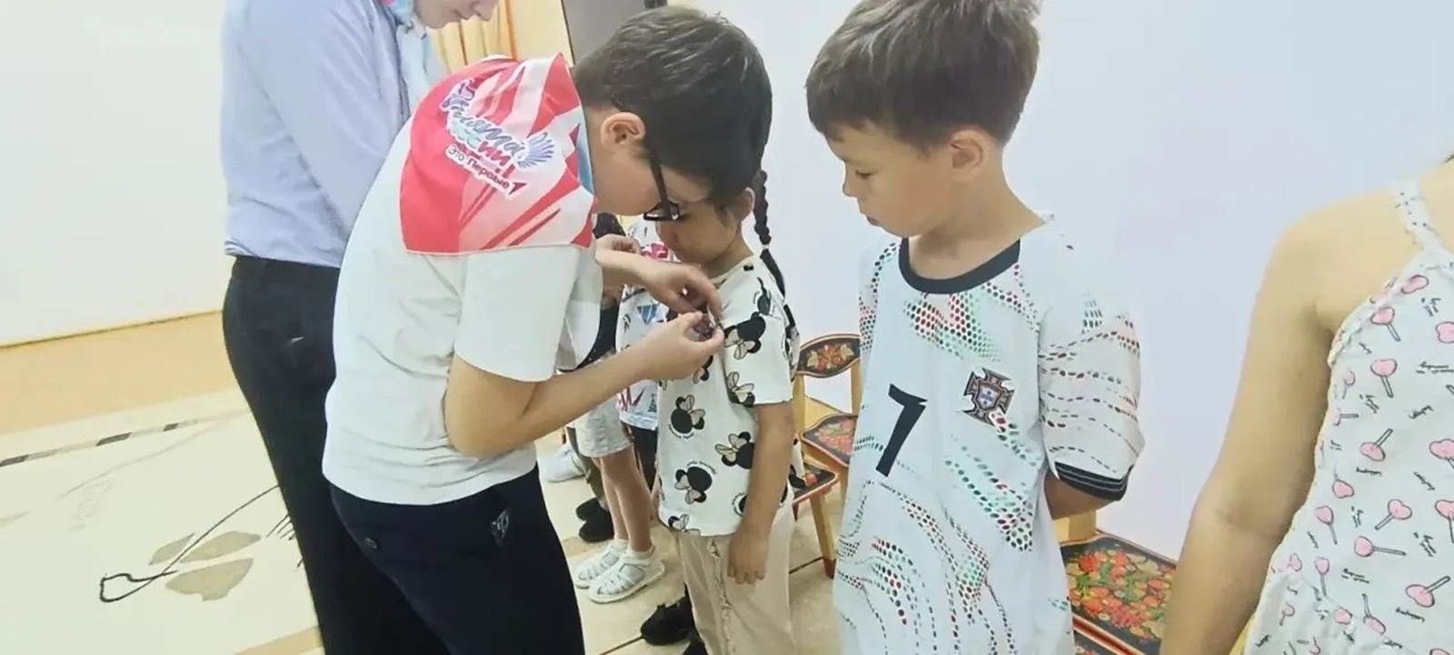 Беренчеләр хәрәкәте: балалар бакчасындагы нәниләр белән очрашу