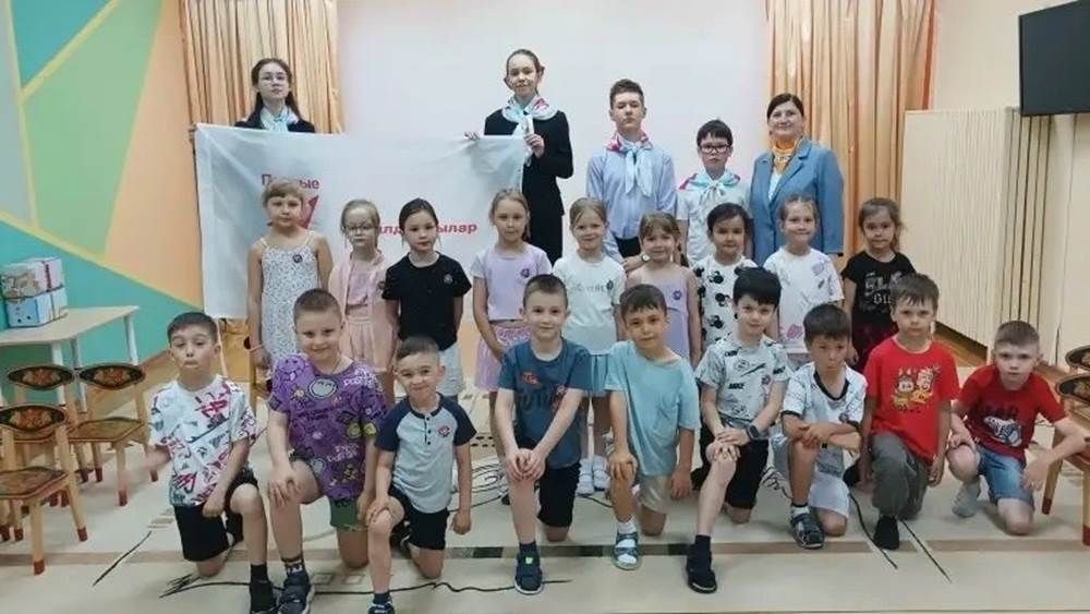 Беренчеләр хәрәкәте: балалар бакчасындагы нәниләр белән очрашу