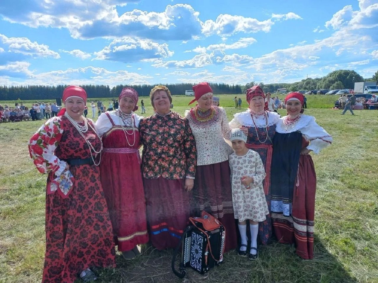 Гармонистка из Лаишевского района выступила на русском народном празднике «Петровское заговенье»
