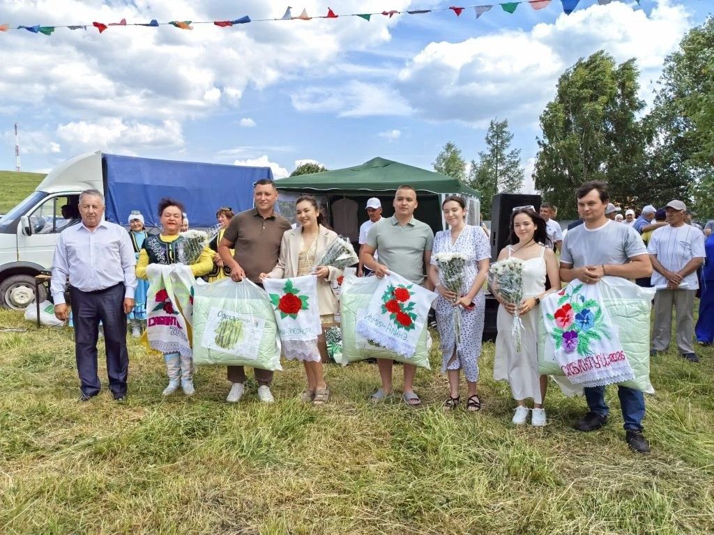 Татар Янтыгы гөрләде: Сабантуй кунакларны зур авыл түгәрәгенә берләштерде