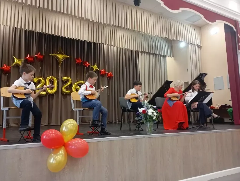 Музыка, объединяющая поколения: в Лаишево состоялся концерт «Учитель — ученик»