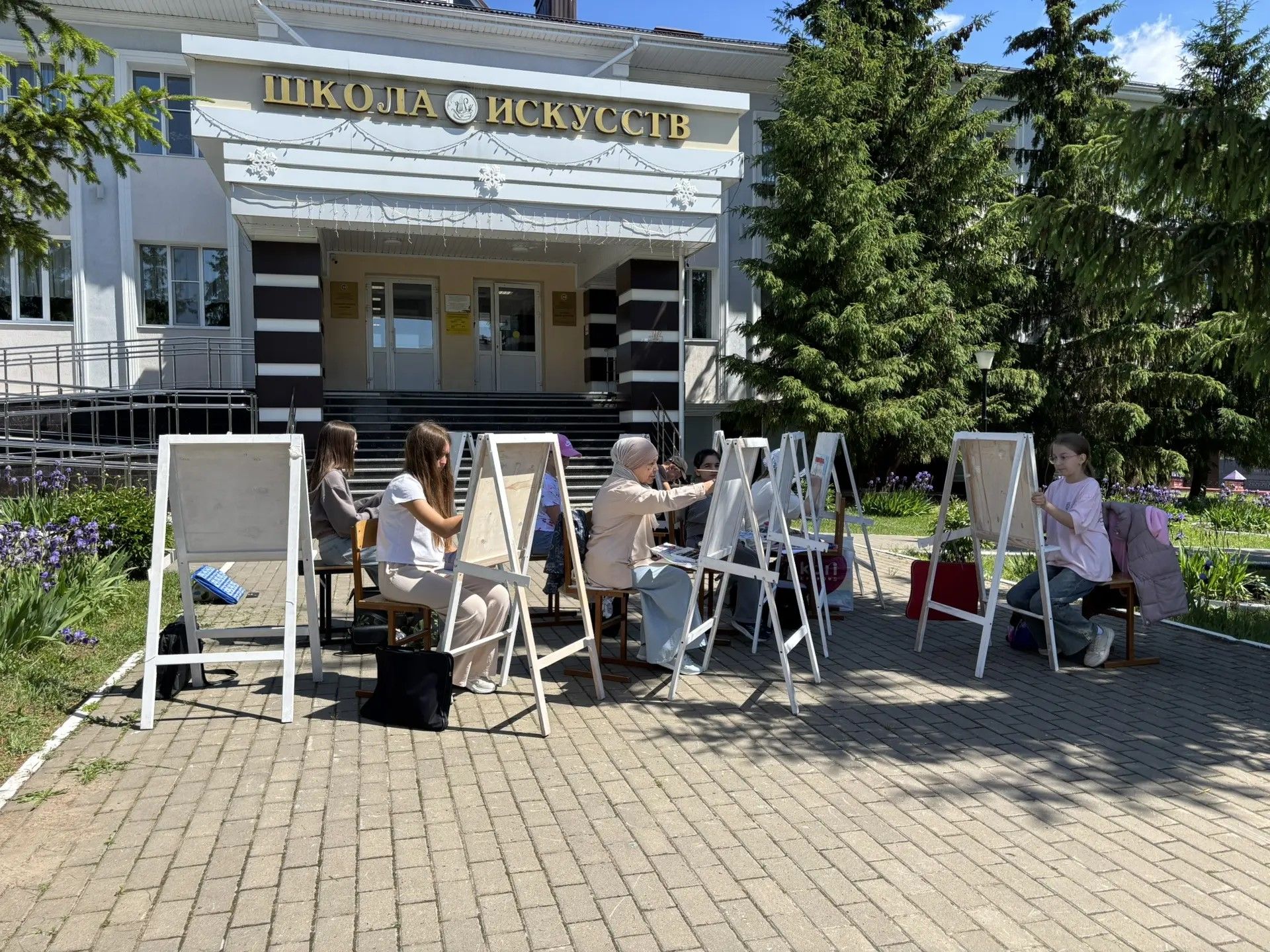 Живой цвет: уроки рисования под открытым небом.
