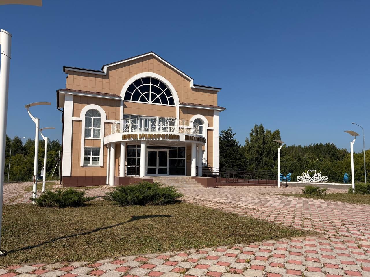 Чистота и уют в Лаишево — на контроле: в городе прошёл масштабный объезд социальных объектов