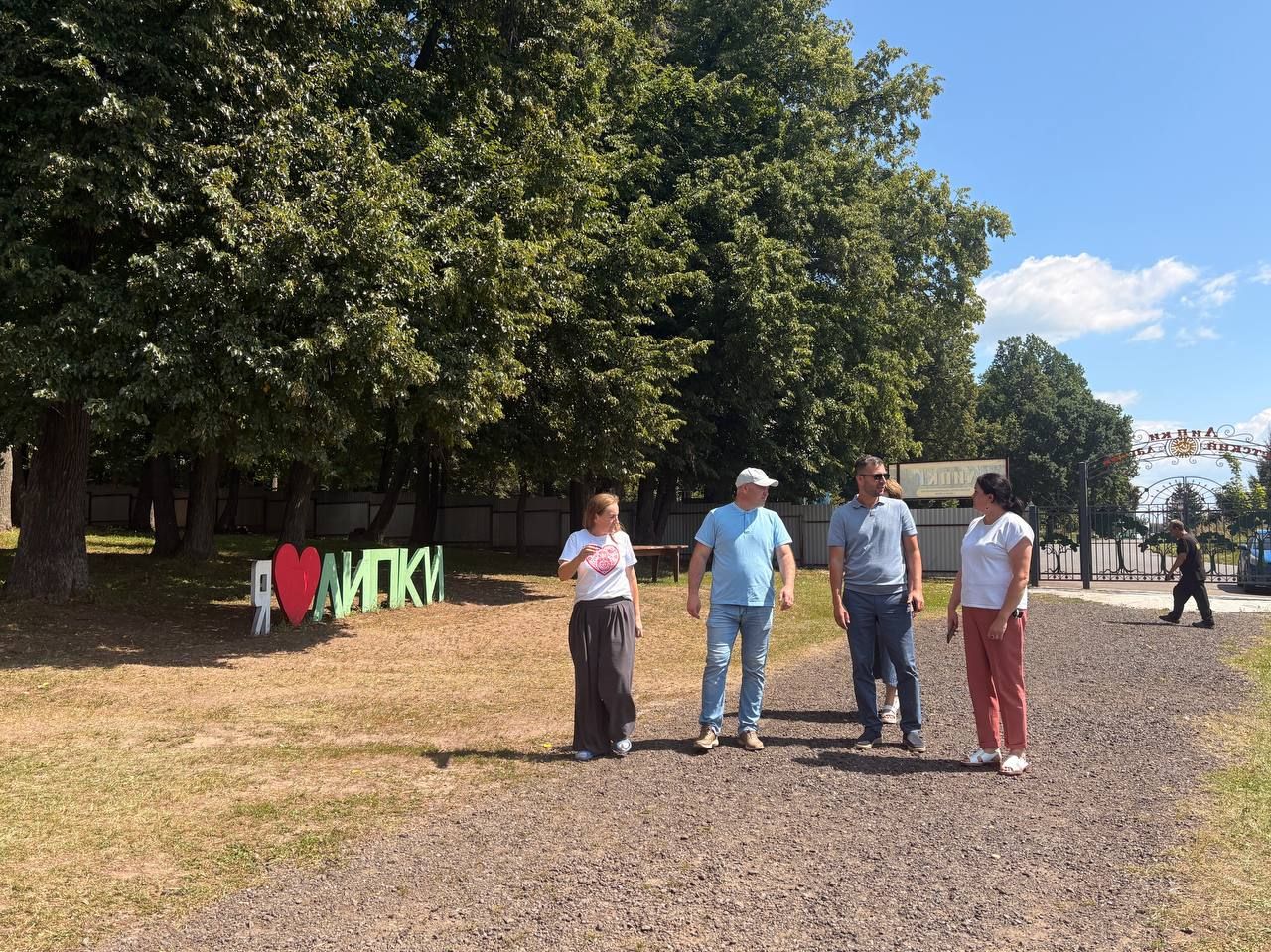 Чистота и уют в Лаишево — на контроле: в городе прошёл масштабный объезд социальных объектов