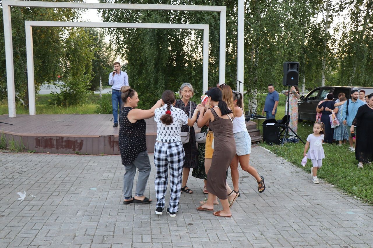 Усад авылы халкы престол бәйрәмен билгеләп үтте