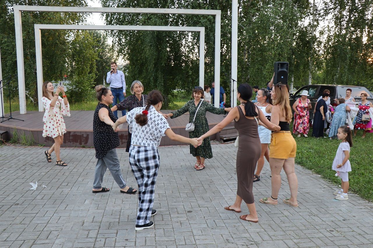 Усад авылы халкы престол бәйрәмен билгеләп үтте