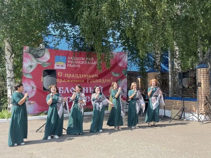 Митрополит Казанский и Татарстанский Кирилл отслужил божественную литургию в Лаишевском районе