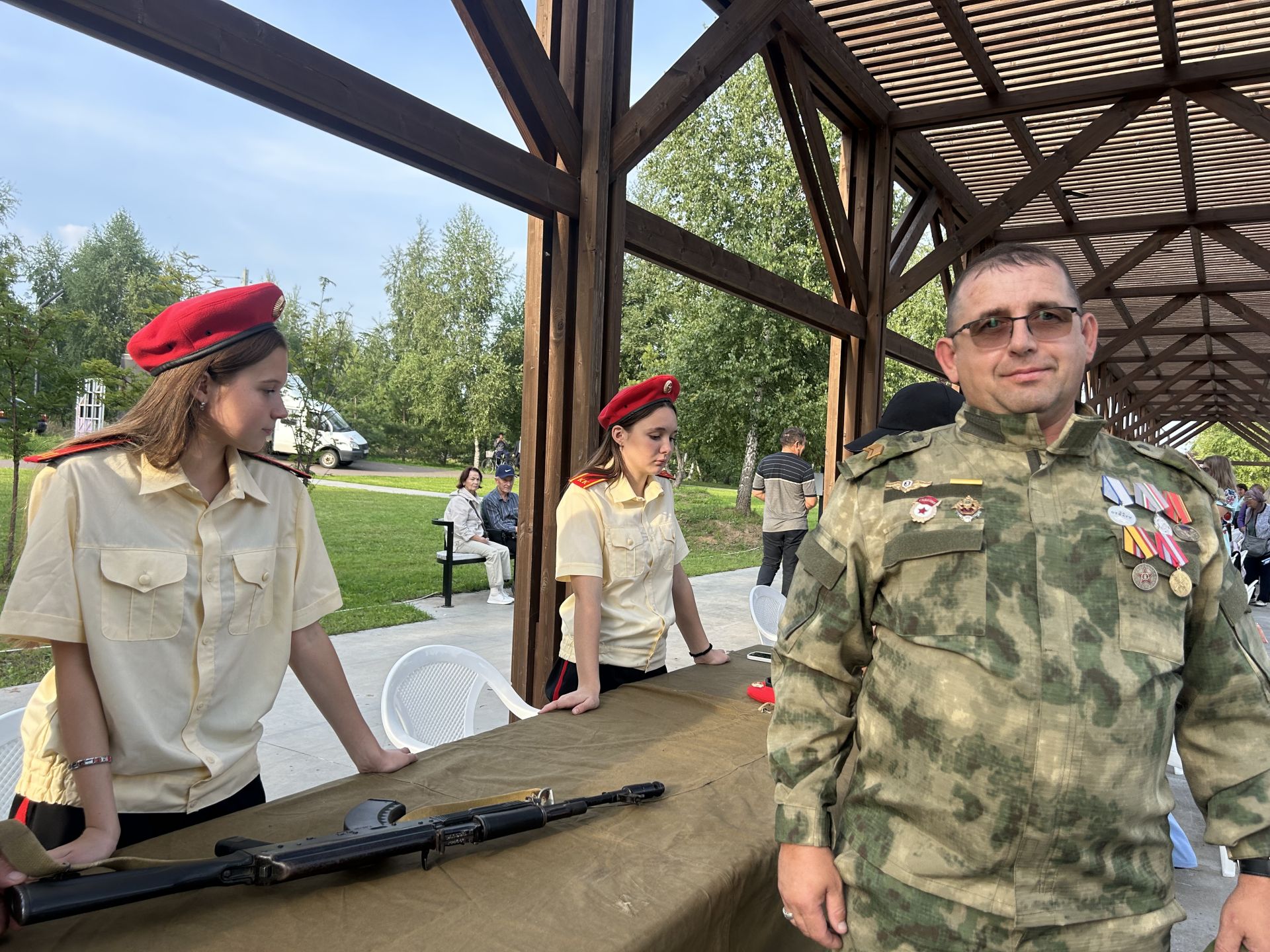 Лаишевцам вручили свидетельства о занесении на Доску Почета