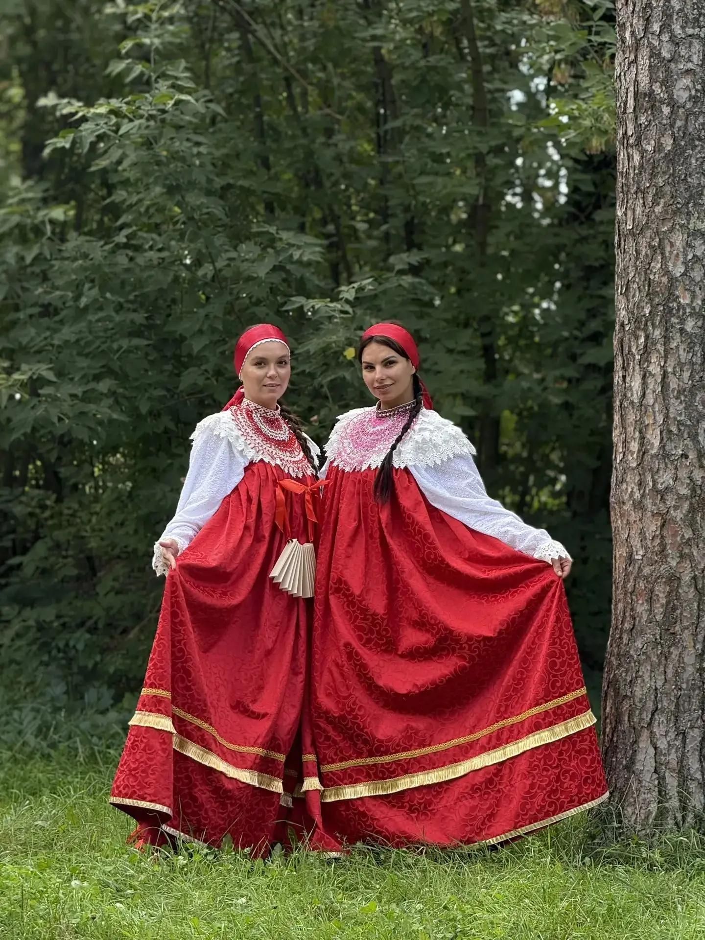 На празднике Яблочный Спас выступил ансамбль «Каравон»