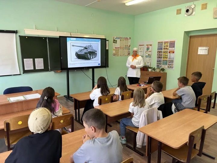 Дети Лаишевского района узнали, как советские войска победили в Курской битве